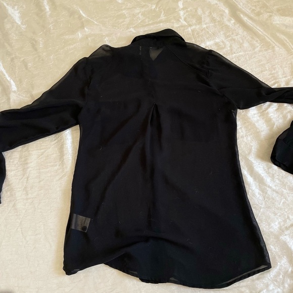 ❤️‍🔥3/$22❤️‍🔥 DYNAMITE Black sheer button-up blouse - Picture 5 of 7